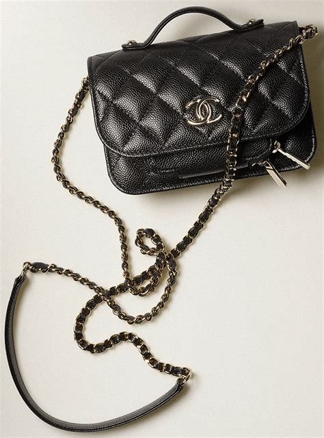 chanel clutch with chain 2023